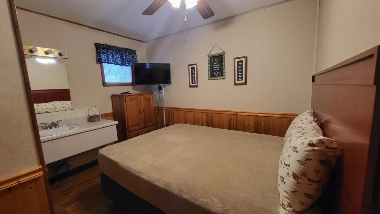 Hunter'S Friend Resort On Indian Point Esterno foto