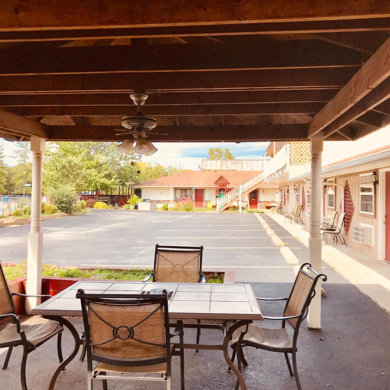 Hunter'S Friend Resort On Indian Point Esterno foto